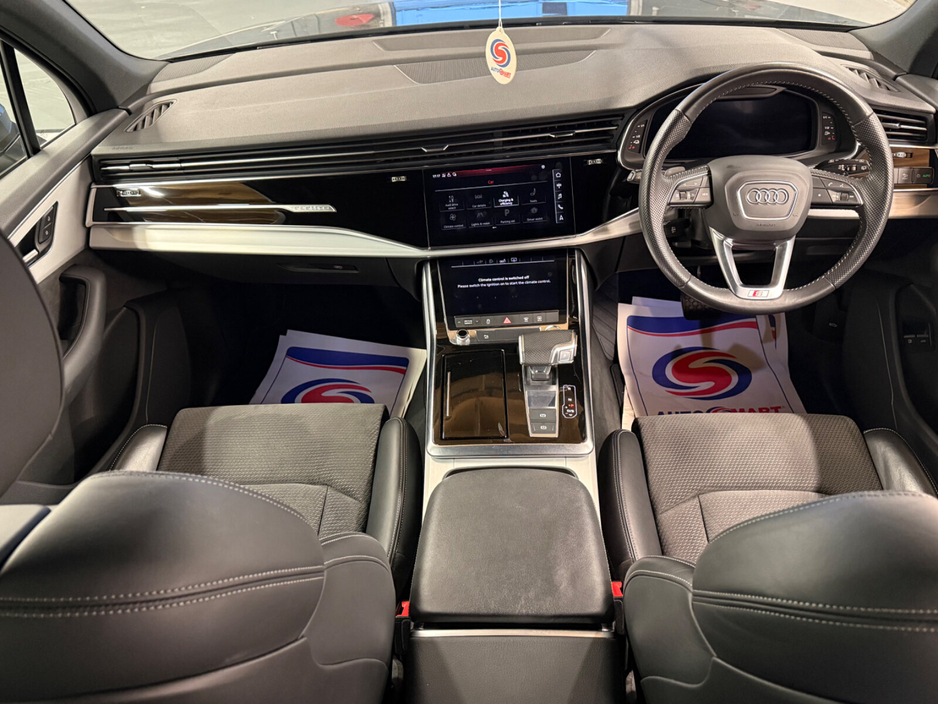 2021 Audi Q7 55 TFSI e S Line €54,995