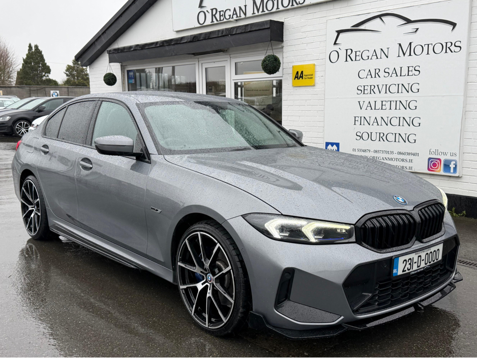 2023 BMW 3 Series - image 9