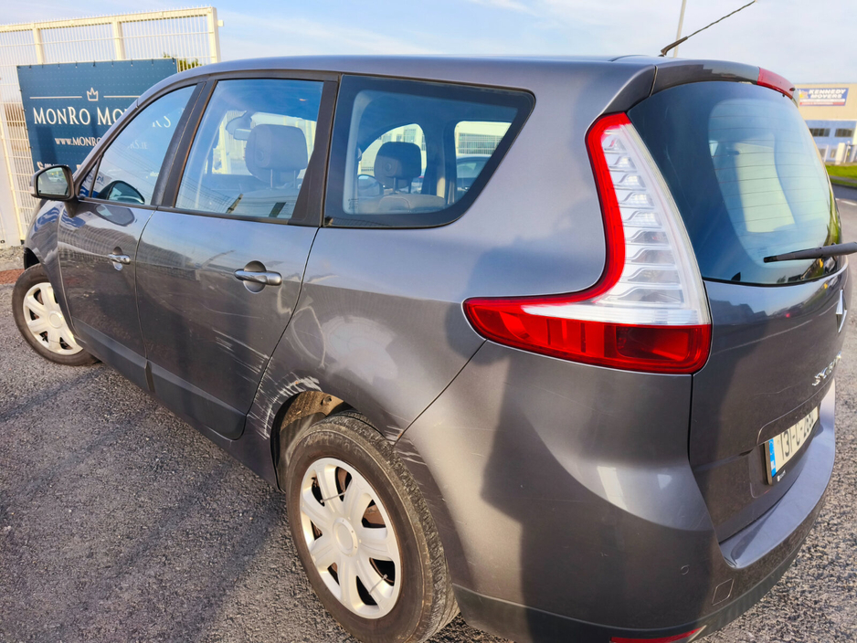 2013 Renault Grand Scenic - image 5