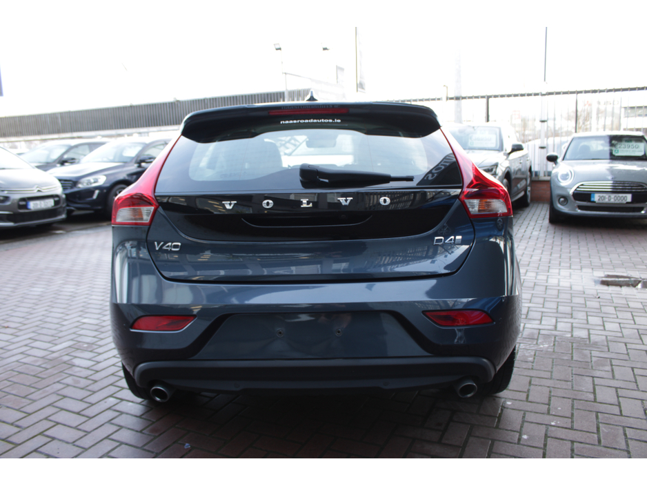 2019 Volvo V40 2.0D4 INSCRIPTION 5DR HATCHBACK AUTO HUGE SPEC  // 1 OWNER CAR // AS NEW CONDITION THROUGHOUT // BUY WITH CONFIDENCE AA AND SIMI APPROVED DEALER 2026 // FINANCE ARRANGED // €19,950