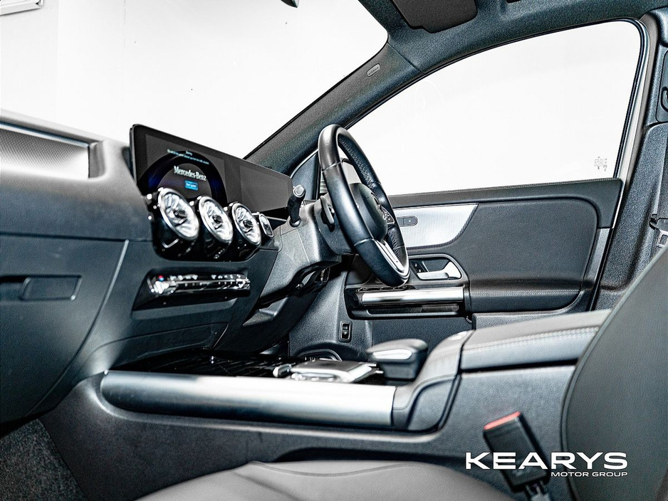 2023 Mercedes-Benz EQA - image 9