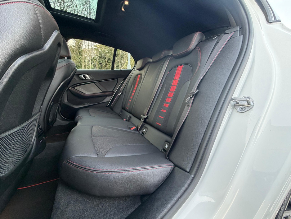 2021 BMW 1 Series - image 23