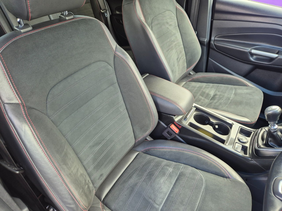 2019 Ford Kuga - image 15