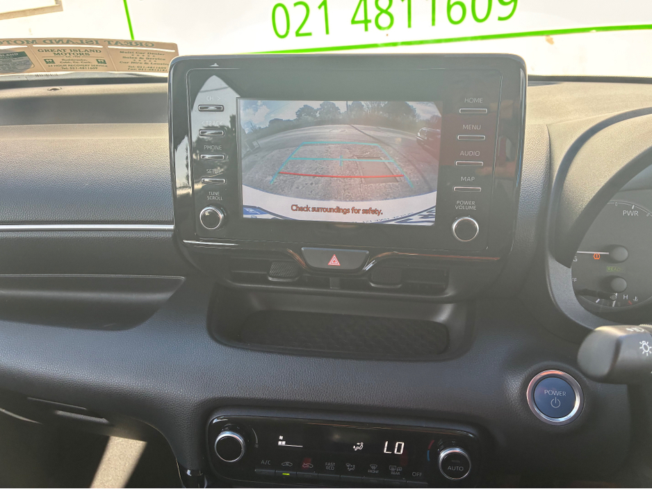 2023 Toyota Yaris - image 19