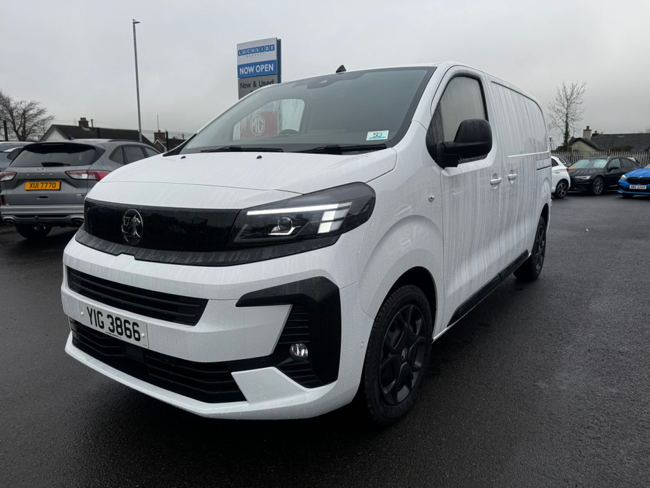 2025 Opel Vivaro - image 10