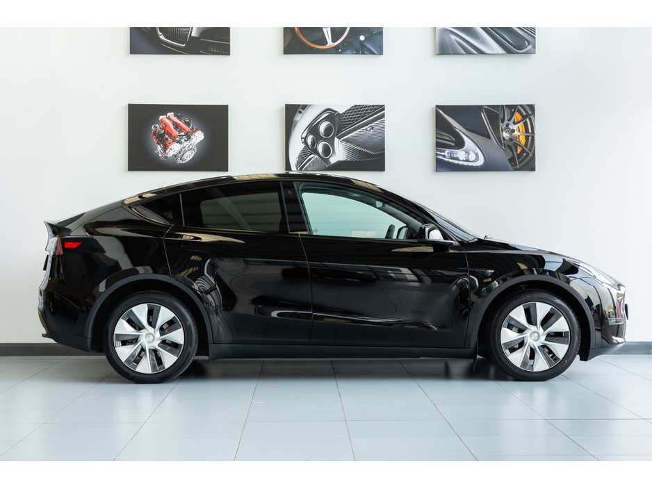 2022 Tesla Model Y - image 7