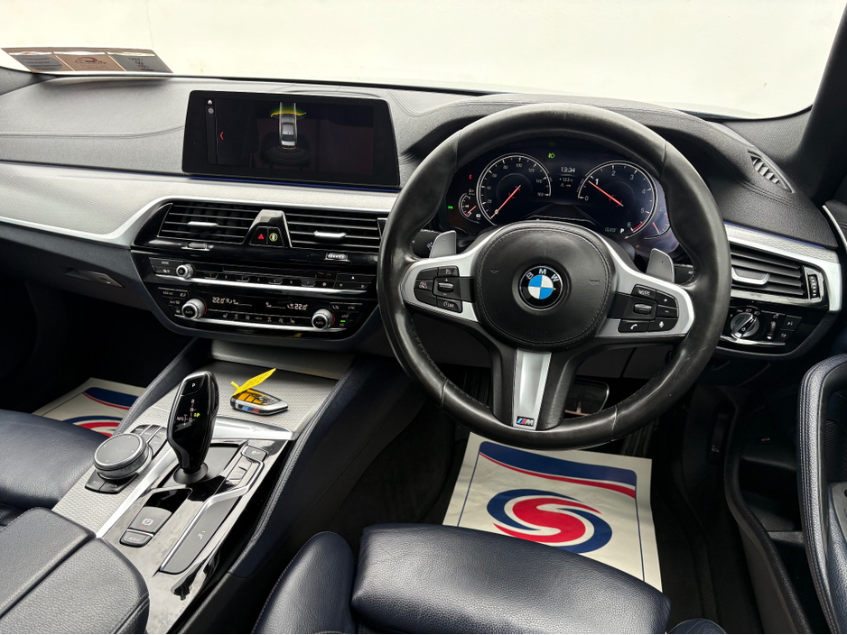 2018 BMW 5 Series - image 19