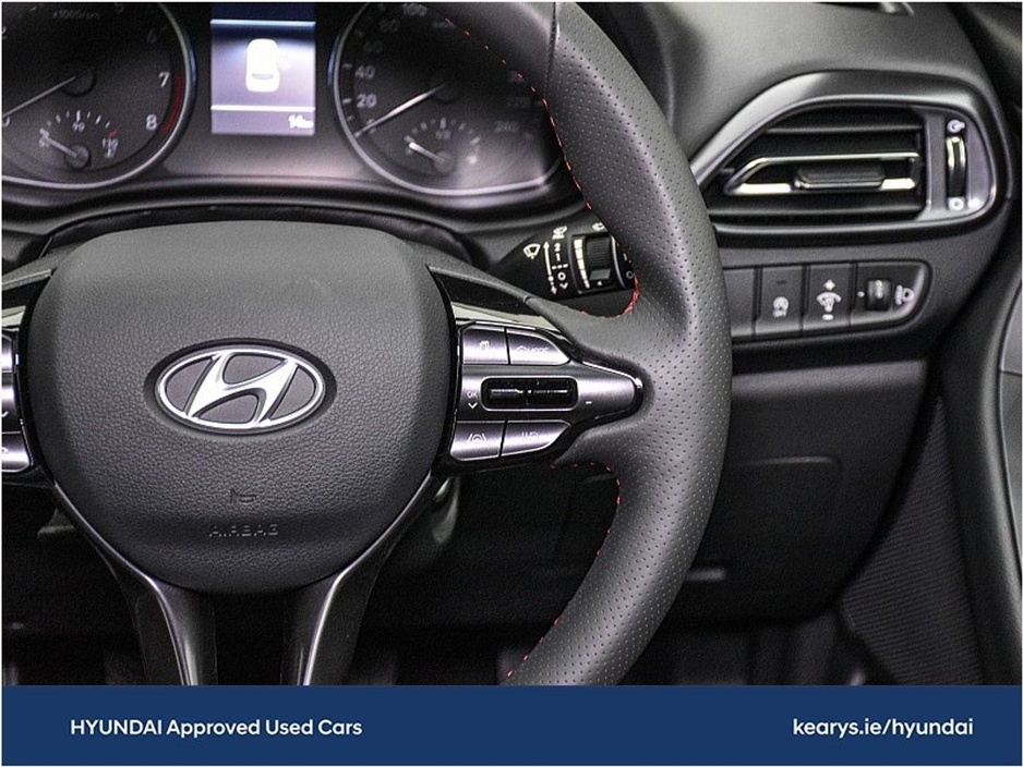 2023 Hyundai i30 - image 18
