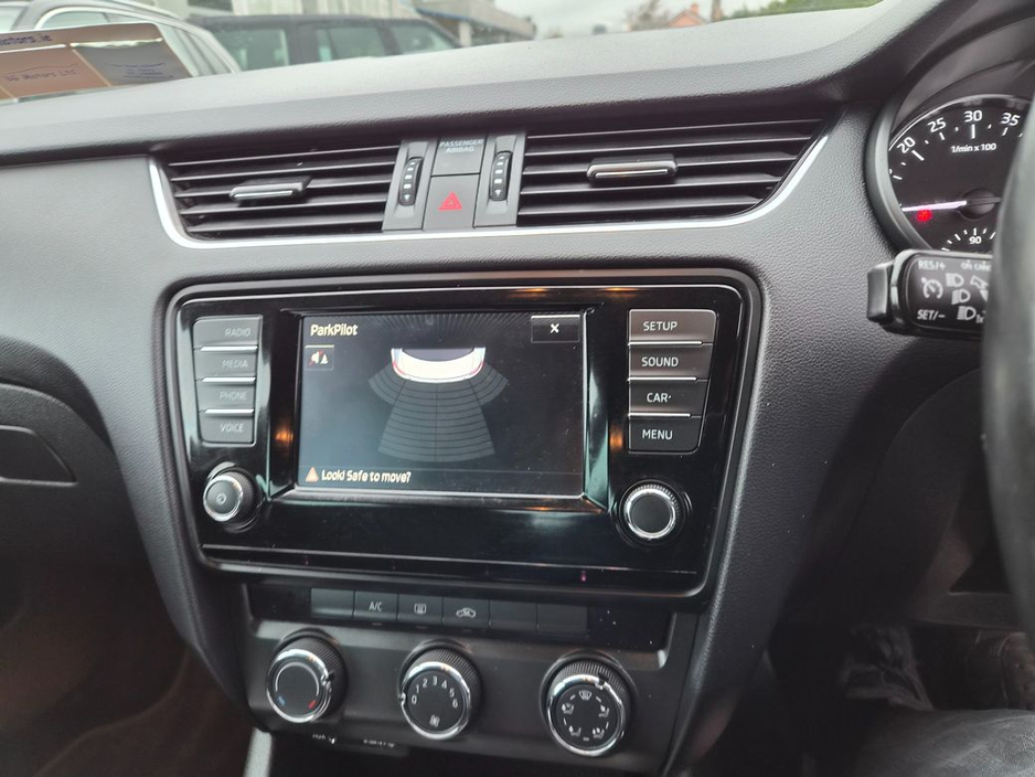 2016 Skoda Octavia - image 8