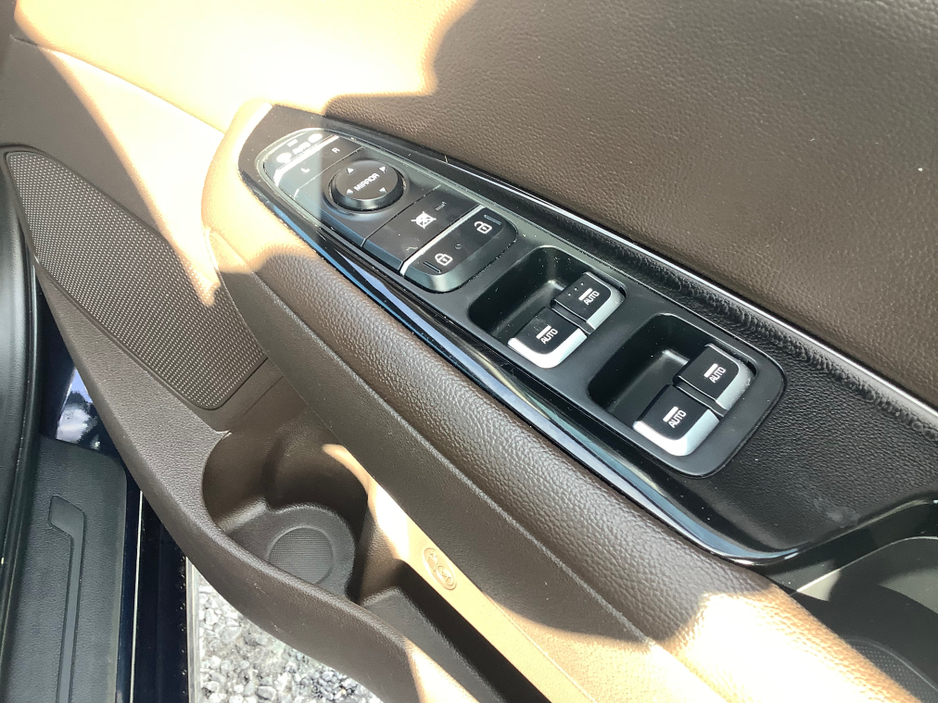 2019 Kia Optima - image 6