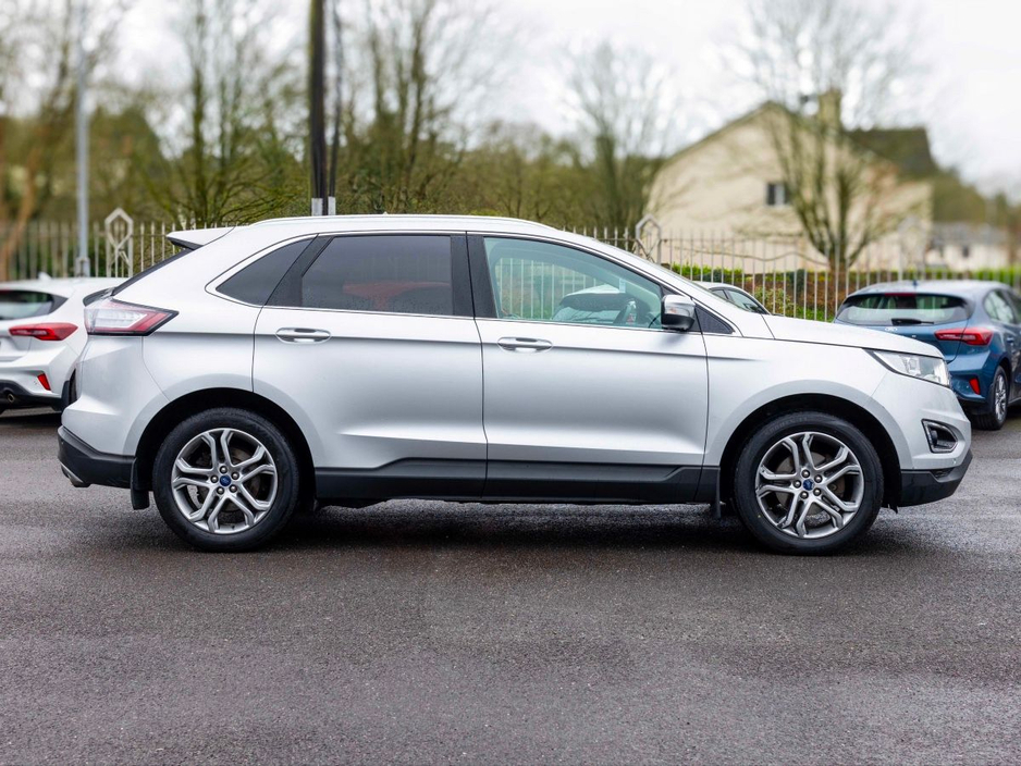 2017 Ford Edge - image 22