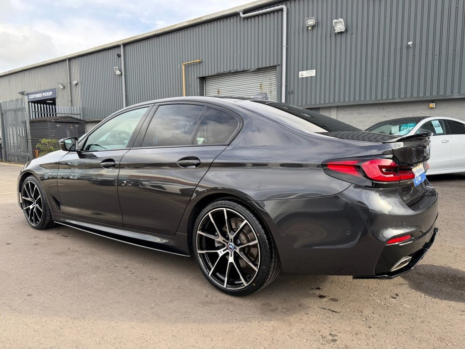 2020 BMW 5 Series - image 5