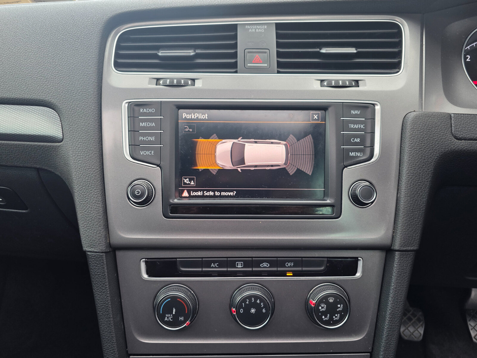 2016 Volkswagen Golf - image 20