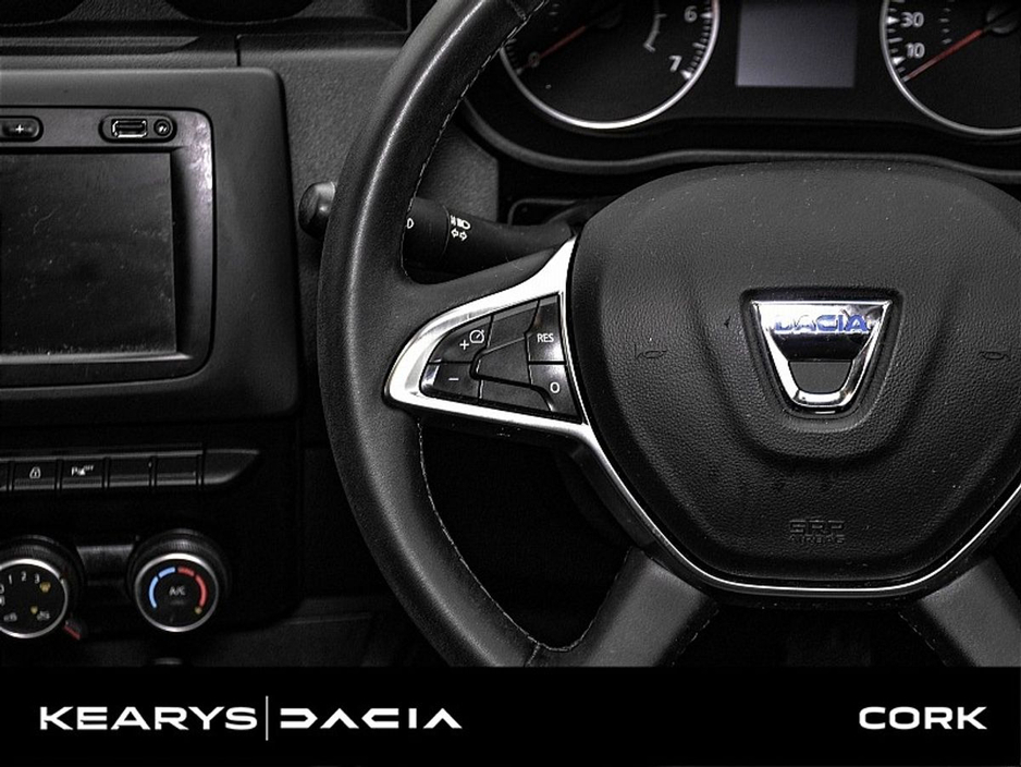 2020 Dacia Duster - image 20