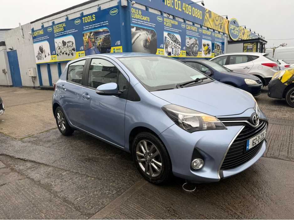 2016 Toyota Yaris - image 2