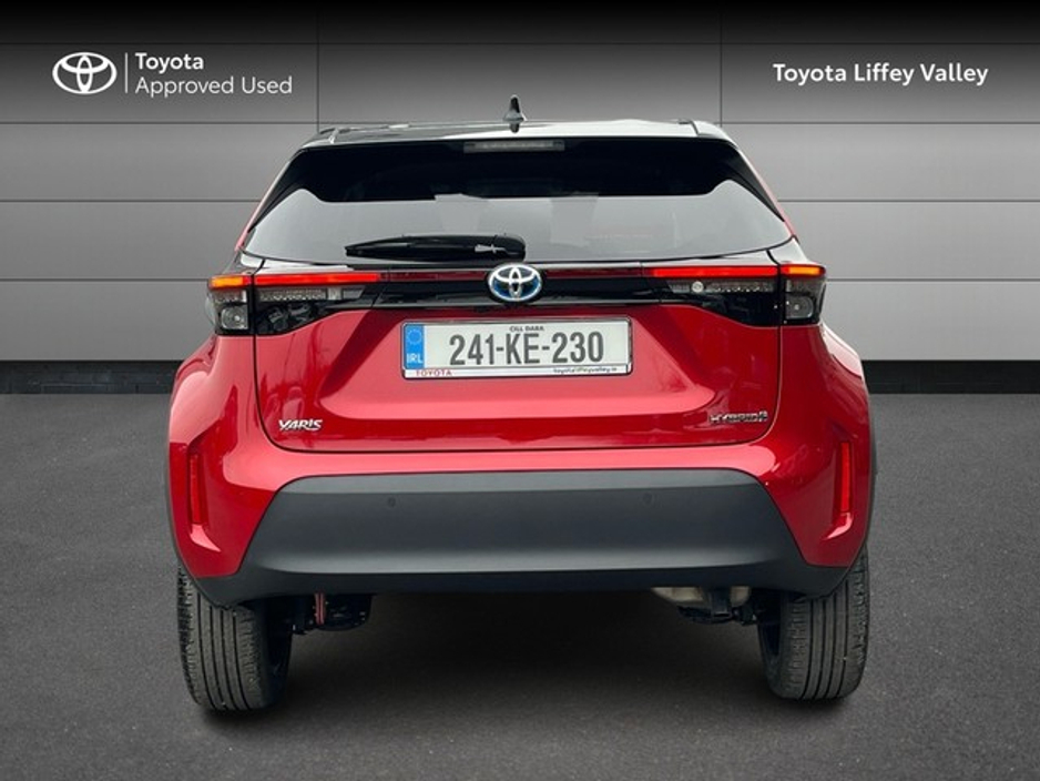 2024 Toyota Yaris Cross - image 4