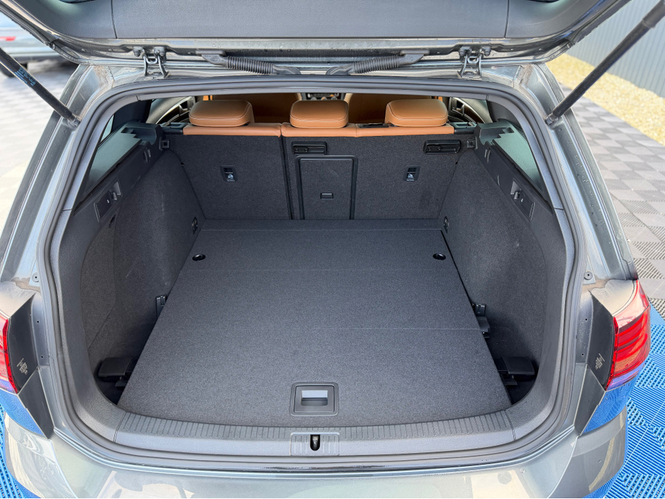 2018 Volkswagen Golf HIGHLINE PREMIUM - 1.4 PETROL - AUTO - 12M WARRANTY - CAR: 1782