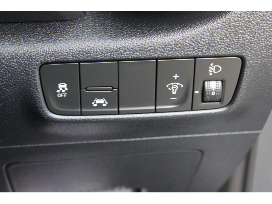 2020 Hyundai Kona - image 23