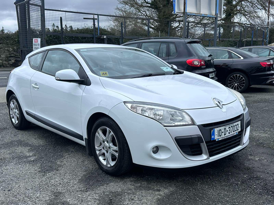 2010 Renault Megane - image 7