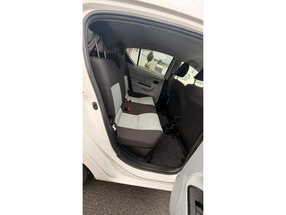 2012 Toyota Aqua  €8,000