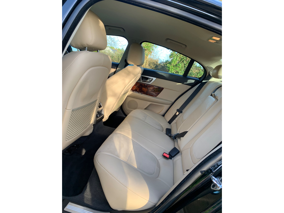 2015 Jaguar XF 2.2 D EC02 163PS 4DR AUTO €10,995