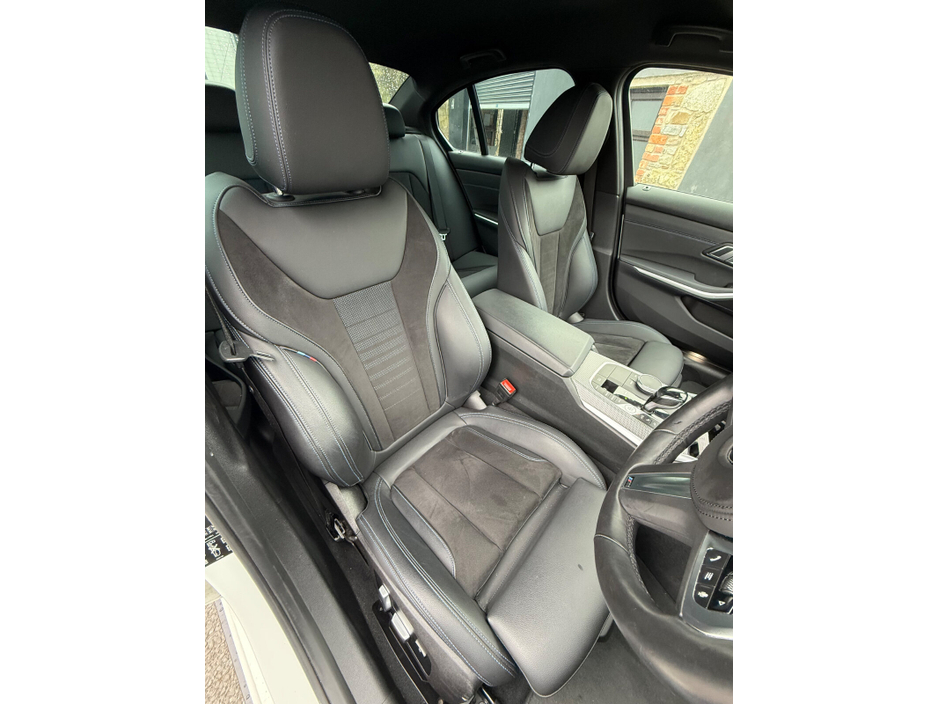 2020 BMW 3 Series - image 11