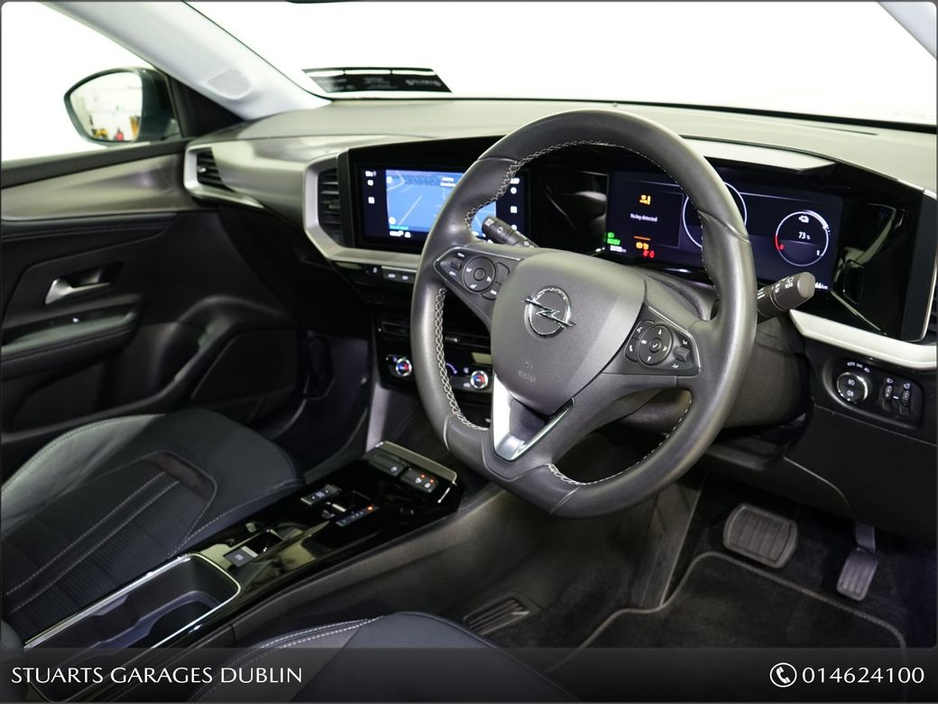 2023 Opel Mokka E EliteELECTRIC AND HEATED MIRRORS, KEYLESS ENTRY AND START, LED HEADLIGHTS, REVERSING CAMERA AND PARKING SENSORS, LEATHER UPHOLSTERY, €19,945