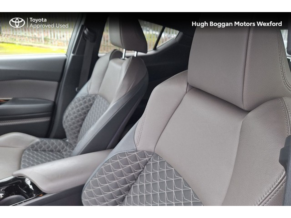 2022 Toyota C-HR - image 12