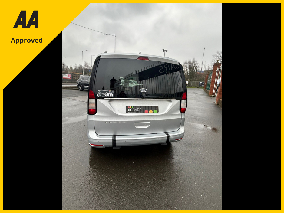 2025 Ford Grand Tourneo Connect - image 9