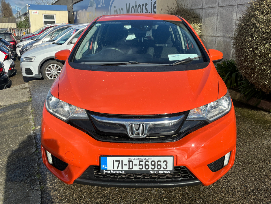 2017 Honda Jazz - image 2