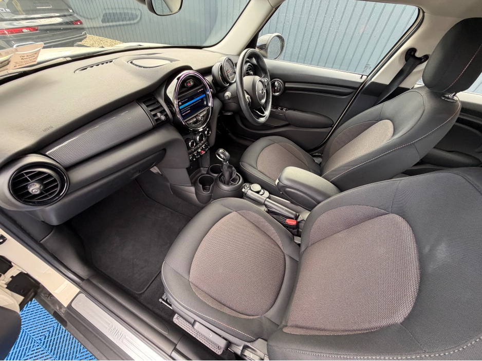 2019 MINI Hatch - image 44