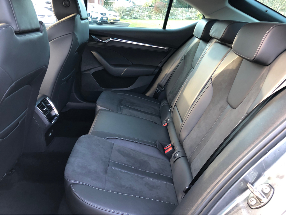 2022 Skoda Octavia - image 10