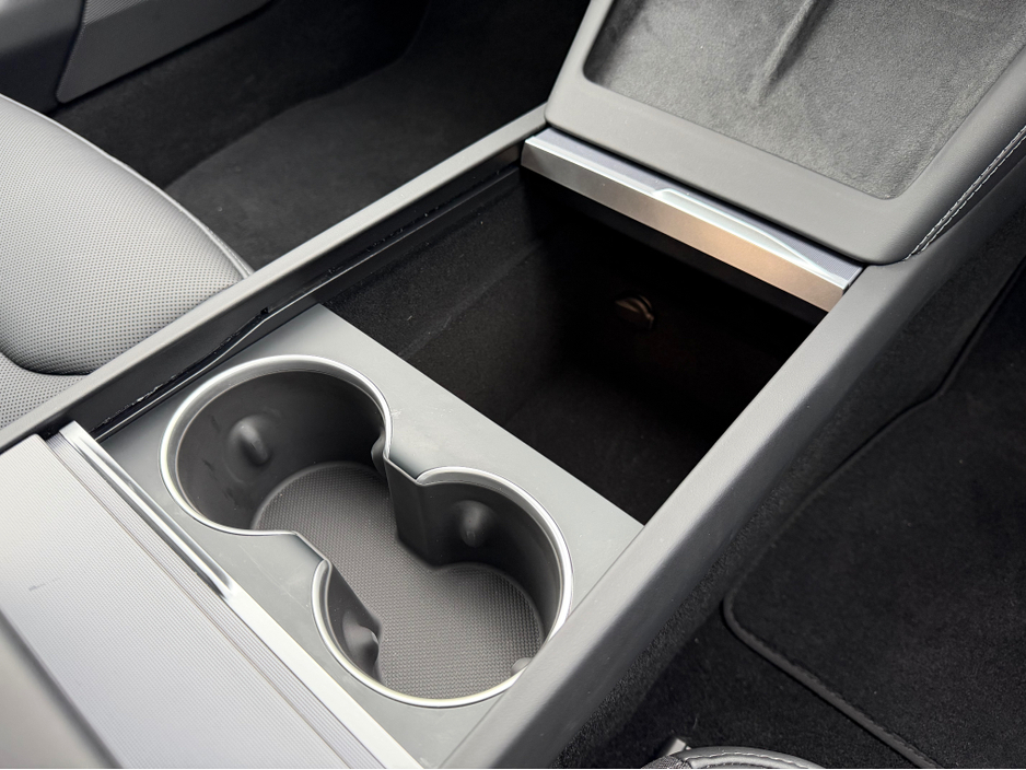 2025 Tesla Model 3 - image 41