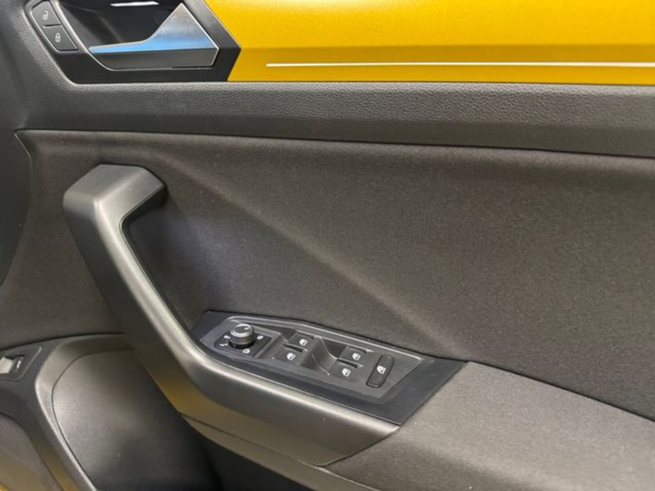 2020 Volkswagen T-Roc - image 12