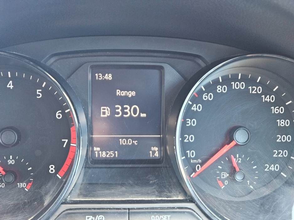 2017 Volkswagen Polo - image 7