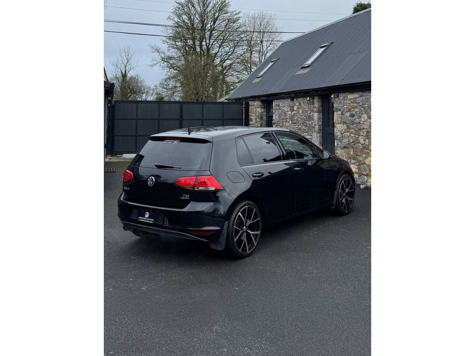 2014 Volkswagen Golf  €13,995
