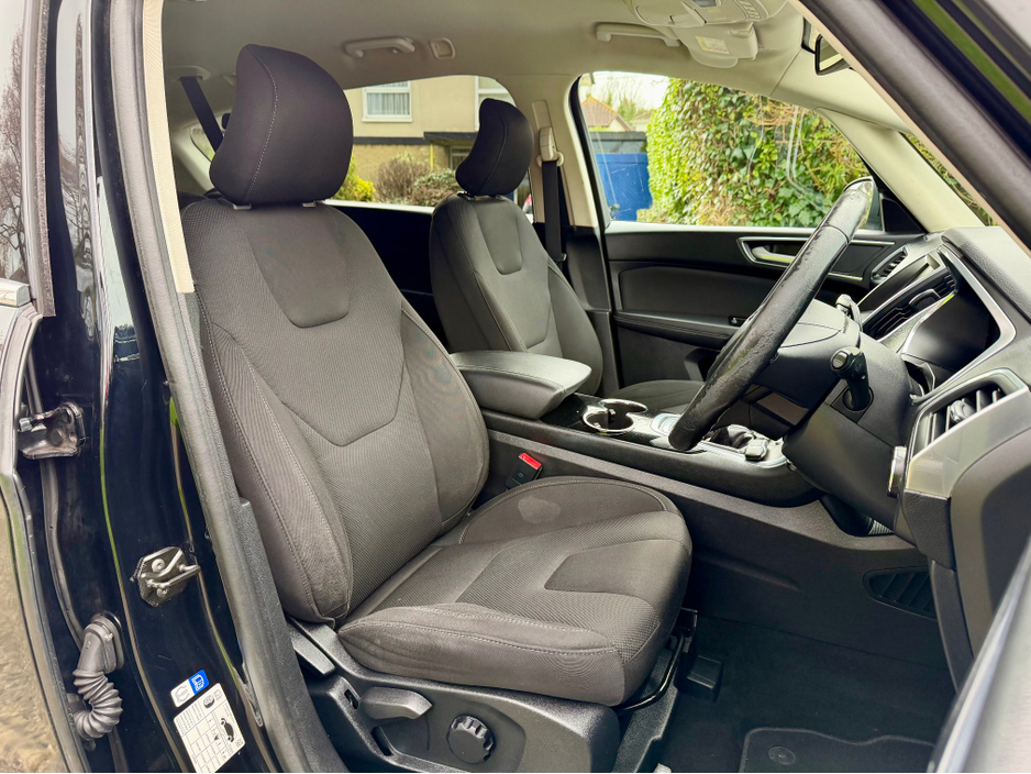 2016 Ford S-Max - image 15