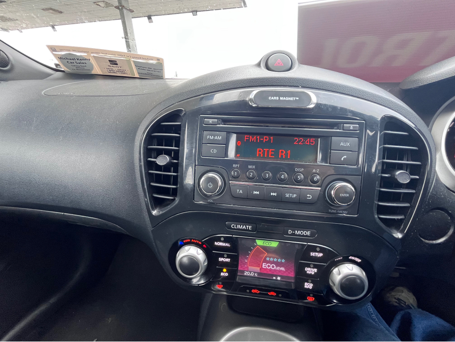 2011 Nissan Juke - image 9