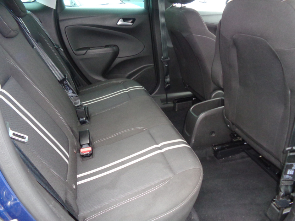 2023 Opel Crossland - image 7