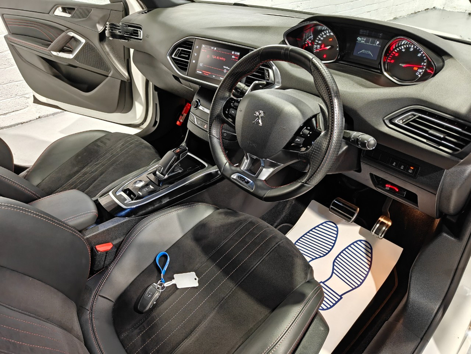 2019 Peugeot 308 - image 13