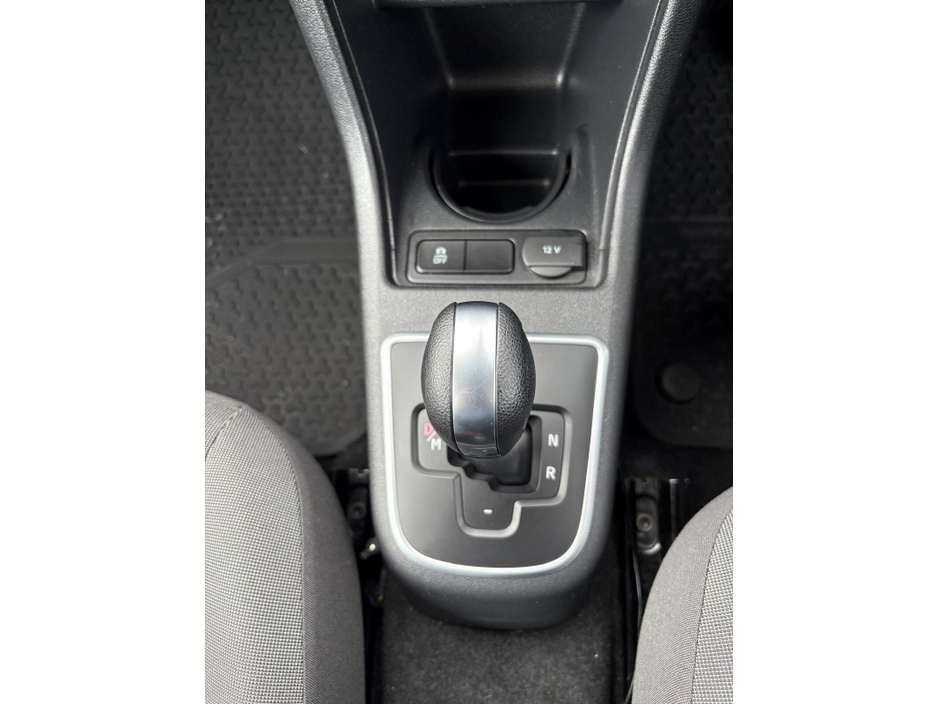 2015 Volkswagen up! - image 9