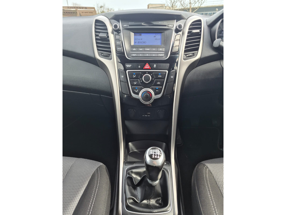 2015 Hyundai i30 - image 15