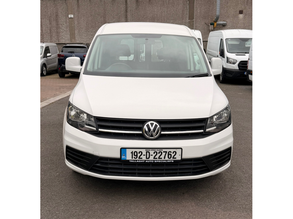 2019 Volkswagen Caddy - image 2
