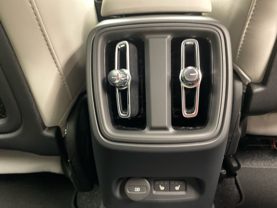 2026 Volvo EC40 - image 16