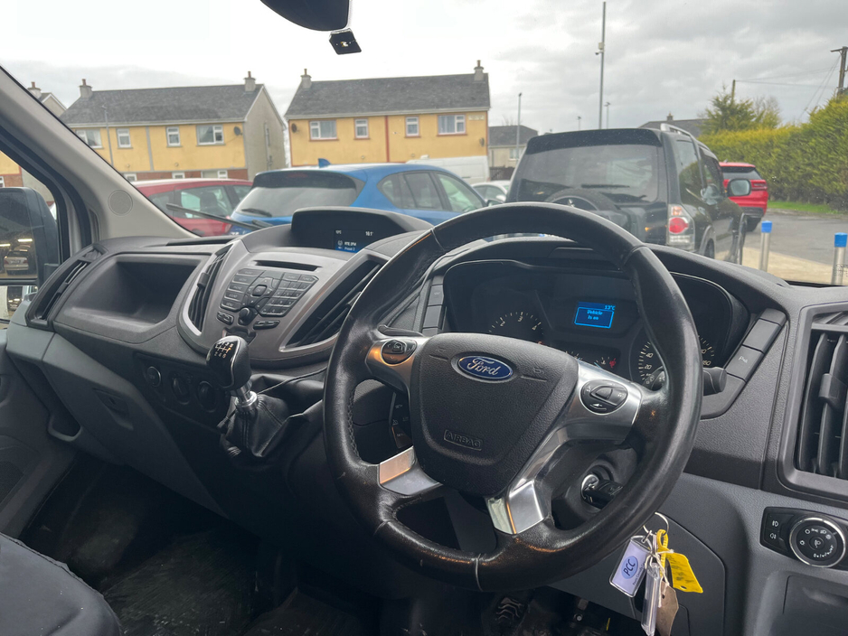 2019 Ford Transit - image 12