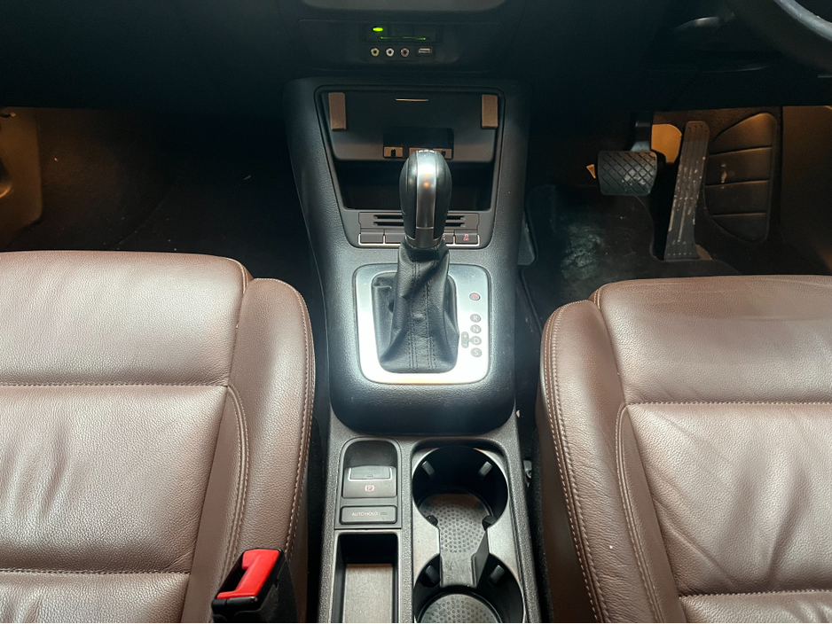 2013 Volkswagen Tiguan - image 17