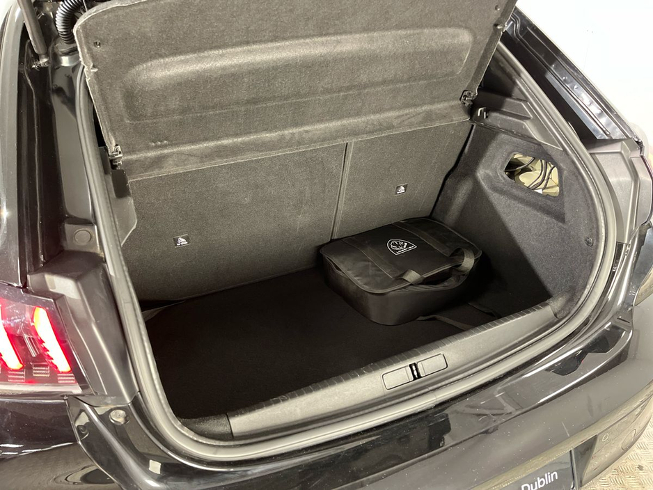 2023 Peugeot 208 - image 12