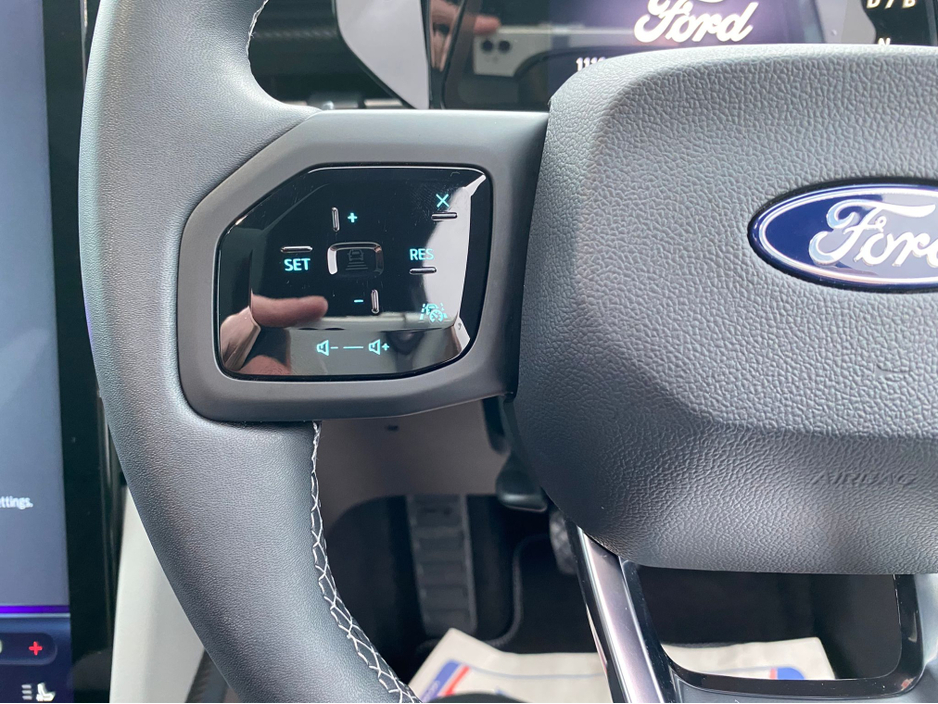 2025 Ford Explorer Extended Range Premium.. Driver assistance + Heat pump €43,500