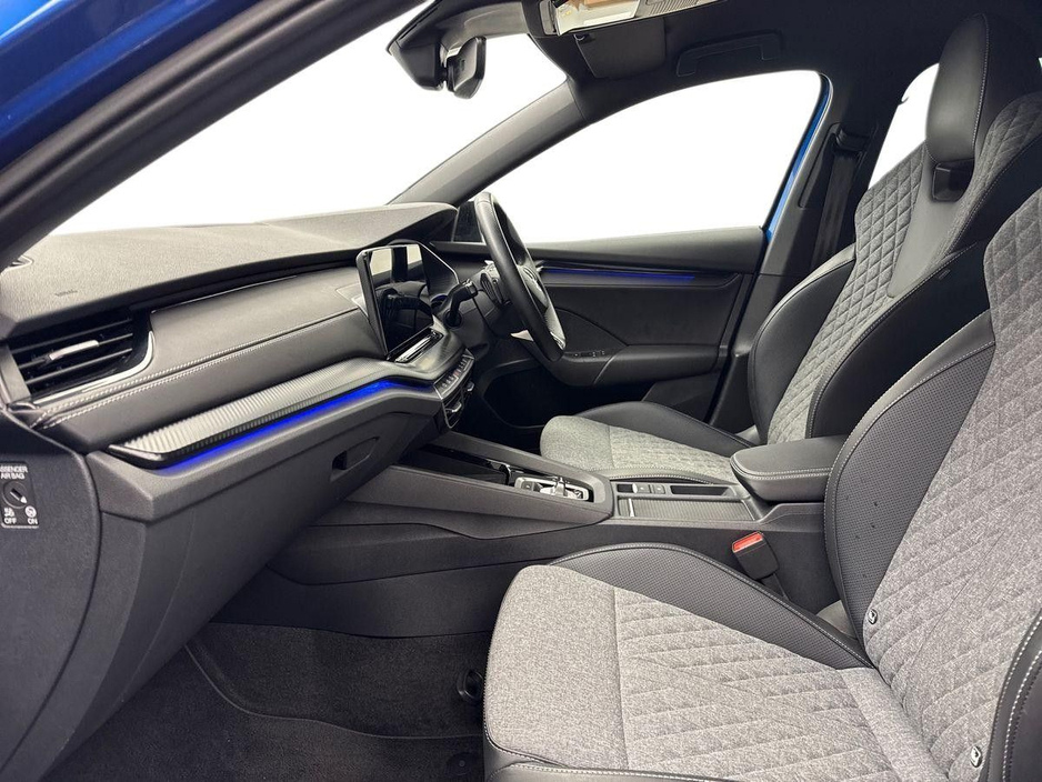 2025 Skoda Octavia - image 2