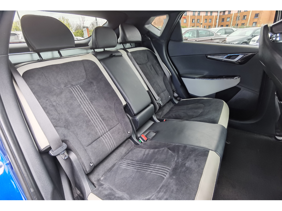 2022 Kia EV6 - image 10